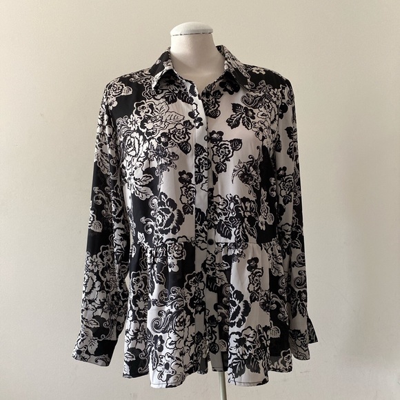 Style & Co. black and white floral button down - Picture 1 of 4